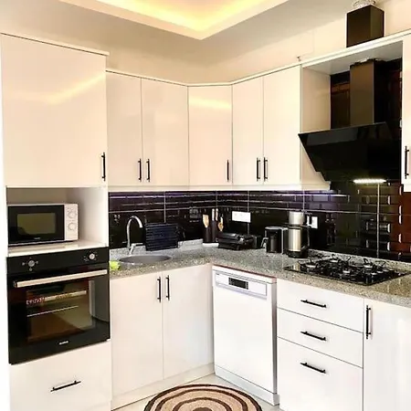 Sleeps 2, Luxury With Private Pool - Awz 311