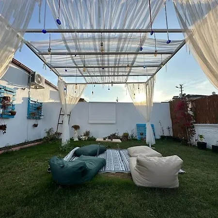 Villa Sleeps 2, Luxury With Private Pool - Awz 311